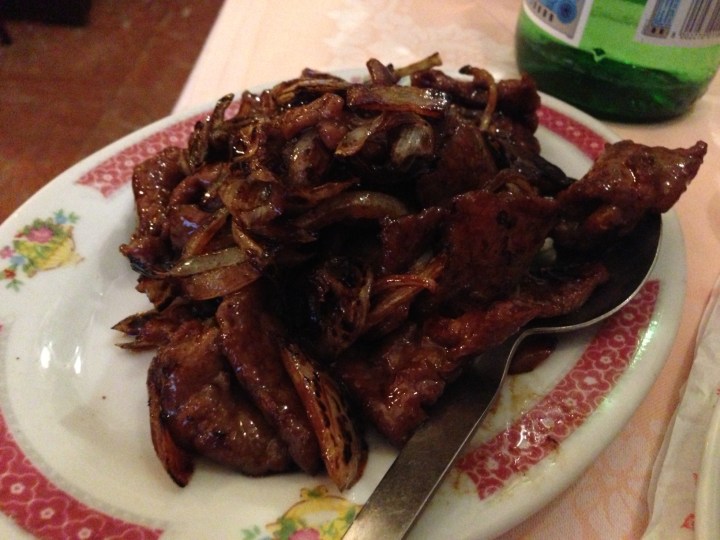 boeuf aux oignons - les restos de boulogne