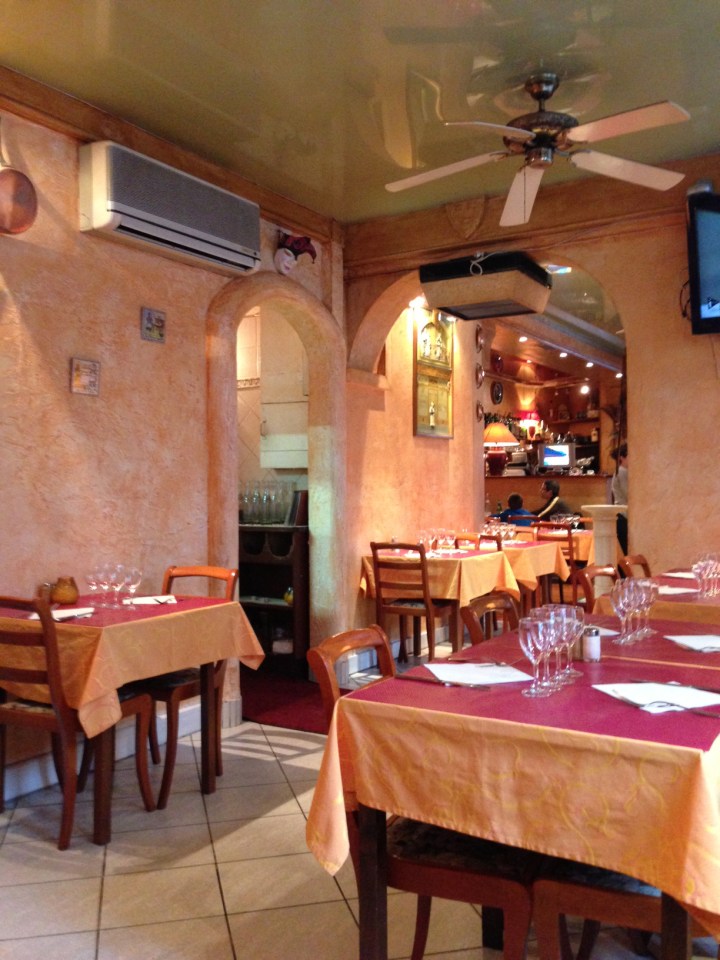 salle de l'auberge de la reine - les restos de boulogne