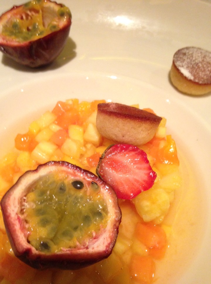 salade de fruits de saison, au café du théatre